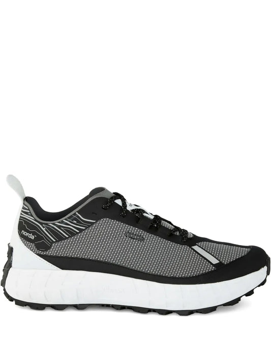 Norda 001 Black Sneakers